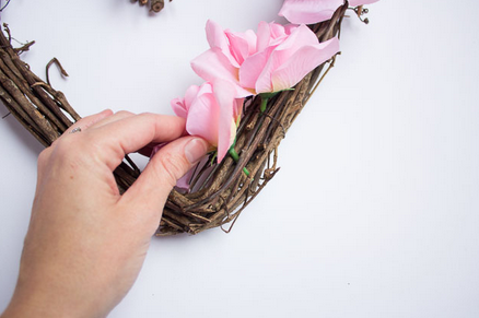 Decoración manual para una pedida de mano casera y romántica
