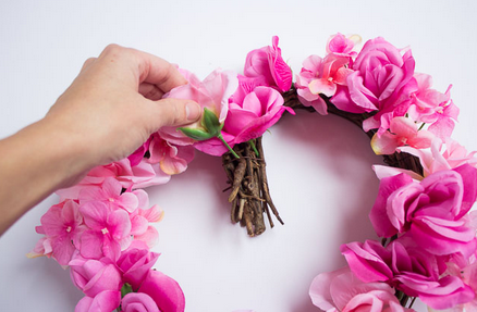 Decoración manual para una pedida de mano casera y romántica