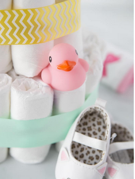 Crea un regalo especial para un baby shower con las manualidades más originales