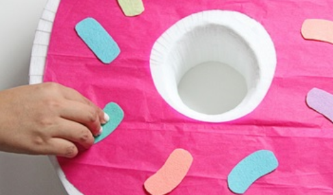 ¿Cómo hacer piñatas de cartón para una fiesta de cumpleaños?