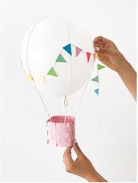 ¡Idea toda una decoración para un bautizo con globos!