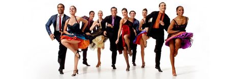Bailarines de danza latina