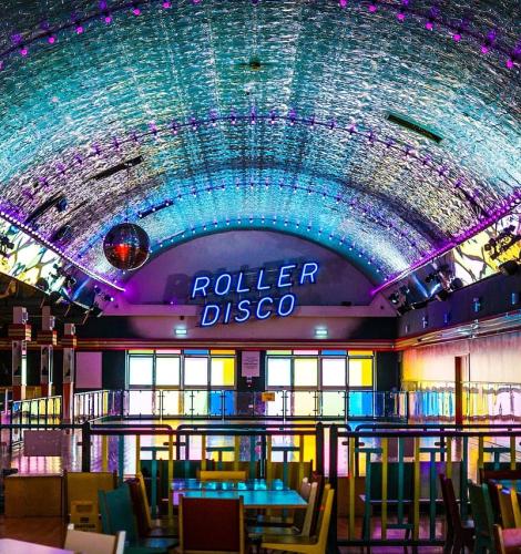 Discotecas, bares, karaoke y salas de fiesta