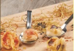 Delicias de queso de cabra y confitura de fresa