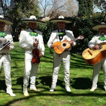 Mariachi 3 o más músicos para eventos