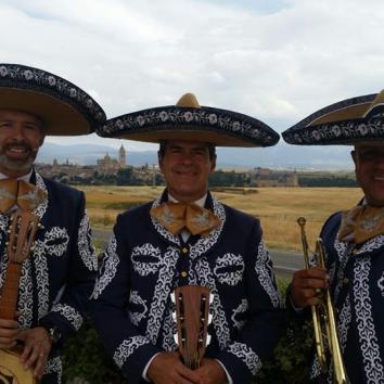 Mariachi 3 músicos para sorpresas