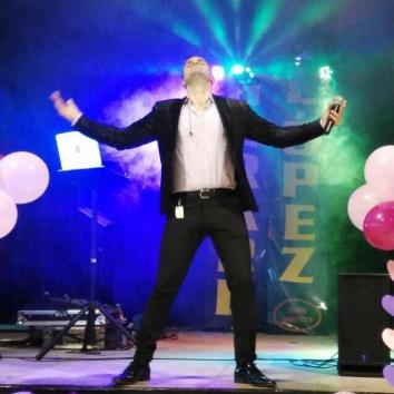 Discoteca Mobil + Cantant/ Showman