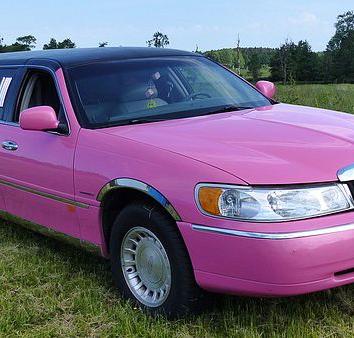 Limusina Lincoln Rosa