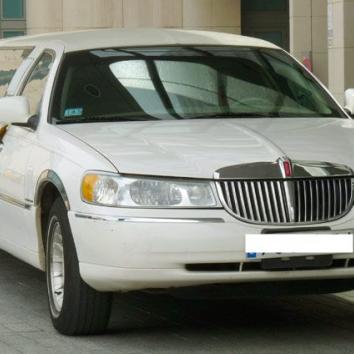 Limusina Lincoln Blanca