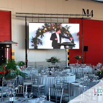 Alquiler de pantallas y proyectores para eventos