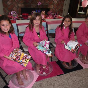 Glamour Party Girls