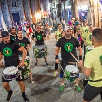 Batucada 15-20 músicos.