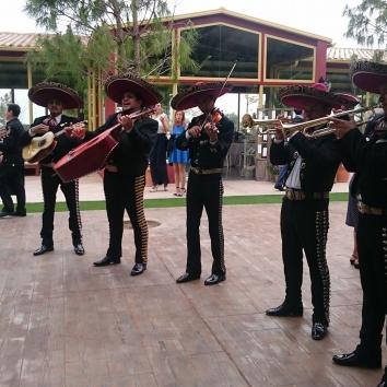 Mariachis 4 músicos