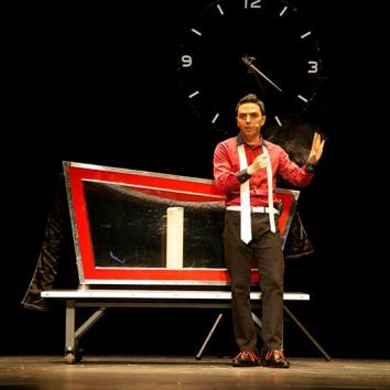 Magia escénica con mentalismo