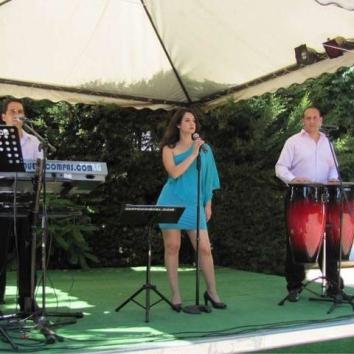 Trio + vocalista