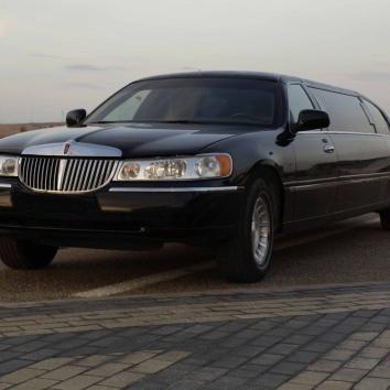 Limusina Lincoln Negra 8 pax en ZARAGOZA