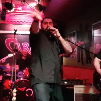 Rocanról en Españól: concierto de versiones de temas rock y pop de los años 80 y 90 principalmente.