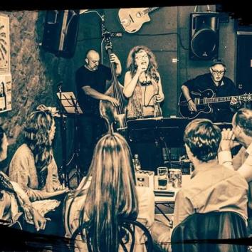 The White Jazz Trio - Celebraciones de todo tipo