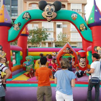 Castillos hinchables y atracciones