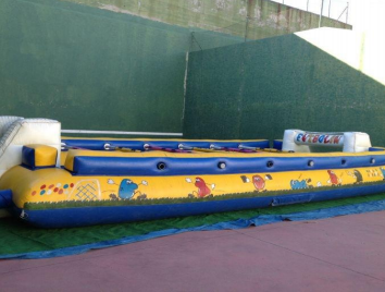 Futbolín humano