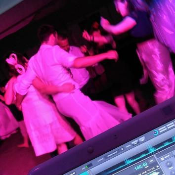 Dj + Discomóvil