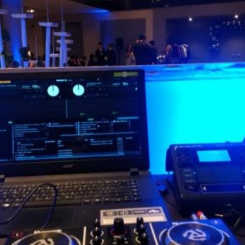 DJ