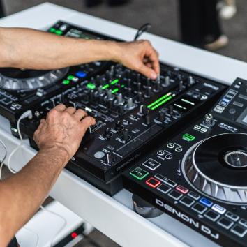 Discomóvil + DJ para eventos privados