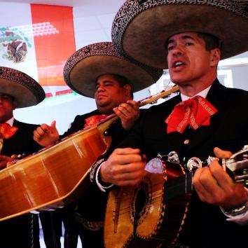 Mariachi 3 músicos para eventos grandes