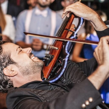 Canción con violín eléctrico para sorpresas