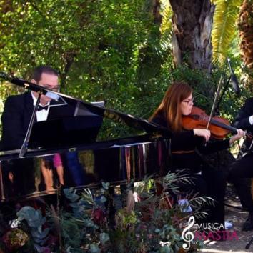 Coro (8 cantantes) + Piano