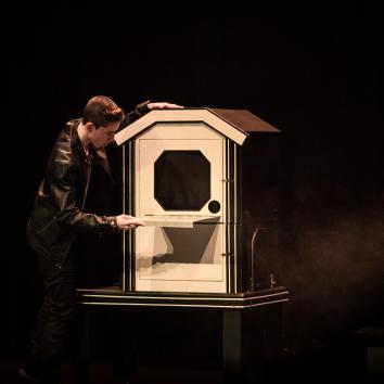 UTOPIA - show escenario