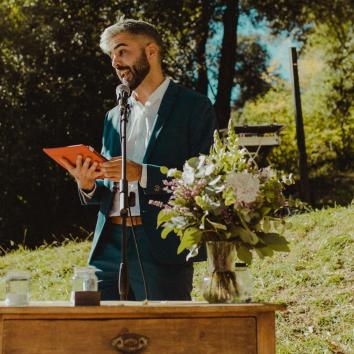 OFICIANTE DE BODAS CON HUMOR