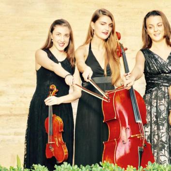 Pack de ceremonia y cóctel dúo de cuerda + soprano en ceremonia religiosa