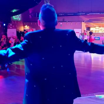 Show musical + equipo de sonido y luz