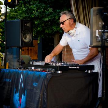 Imagen 5 de Dj July Imagen 5 de Dj July