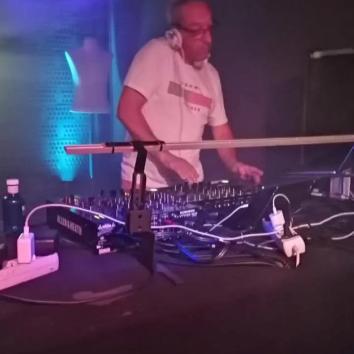 Imagen 4 de Dj July Imagen 4 de Dj July