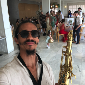 Imagen 4 de Ludwig Paredes - Saxofonista Profesional Imagen 4 de Ludwig Paredes - Saxofonista Profesional