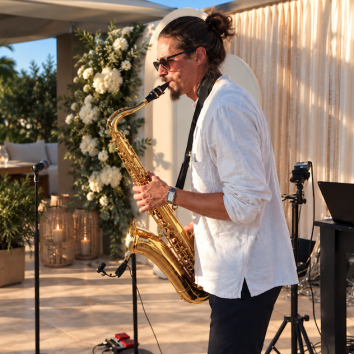 Ludwig Paredes - Saxofonista Profesional