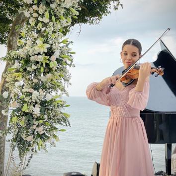 Imagen 2 de Angie Mar Violinista Imagen 2 de Angie Mar Violinista
