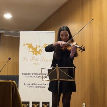 Imagen 4 de Angie Mar Violinista Imagen 4 de Angie Mar Violinista